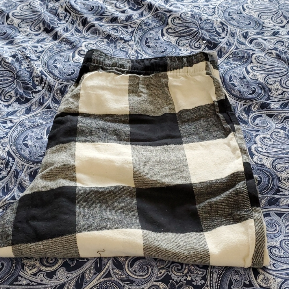 BNWT Buffalo Plaid Pj Bottoms